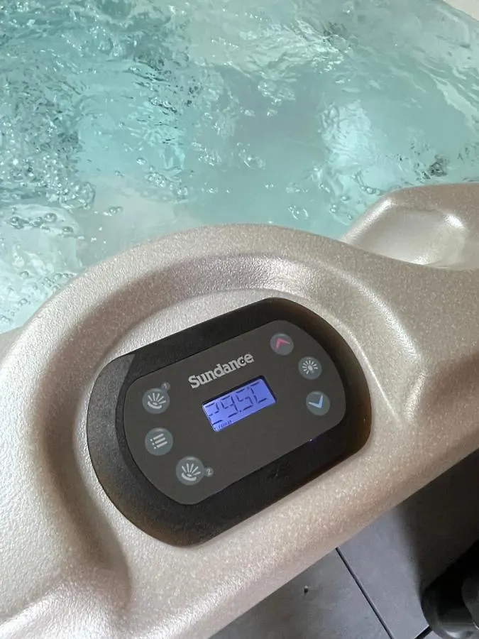 Magnifique Corps De Ferme Renove Avec Jacuzzi Villa Hillion 0*,