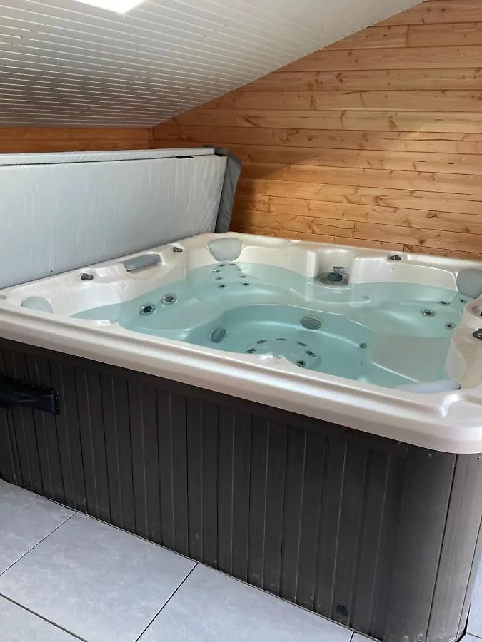 Magnifique Corps De Ferme Renove Avec Jacuzzi Villa Hillion